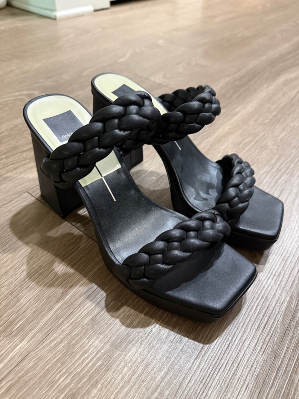Dolce Vita Ashby Sandal - Picture 2 of 8